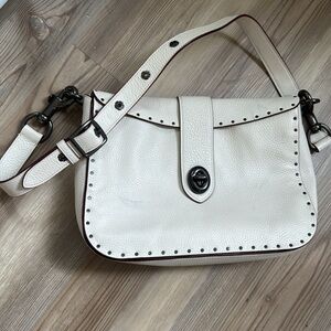 Coach Page 27 With Border Rivet Women's Shoulder Bag 31929 Leather Ivory